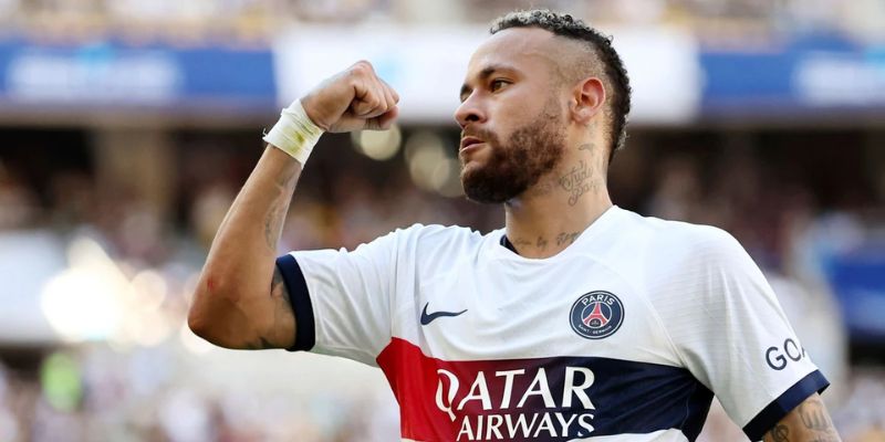 Neymar (Paris Saint-Germain) - 110 triệu USD